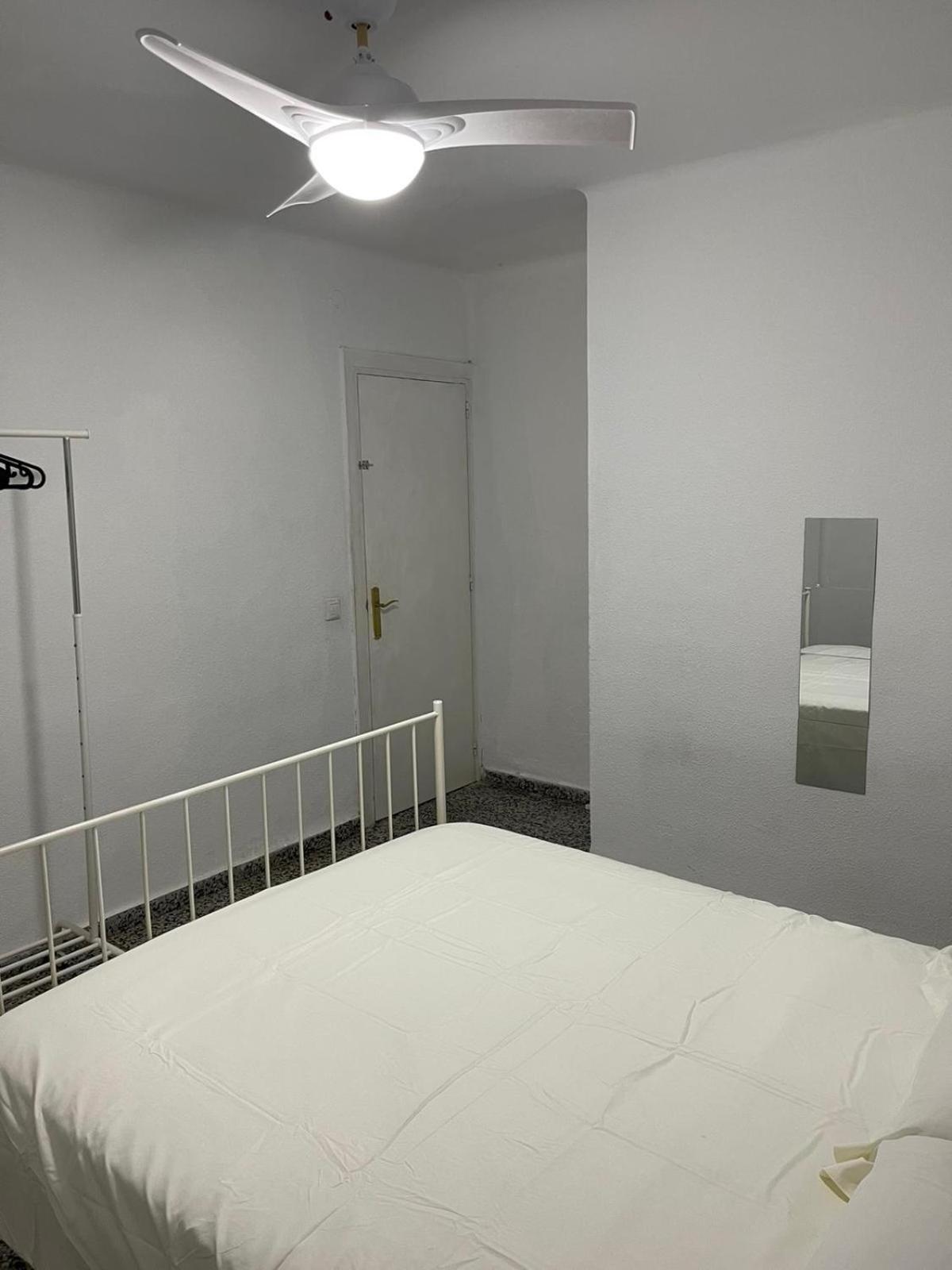 Apartamento De Habitaciones Privadas En El Centro De มาลากา ภายนอก รูปภาพ